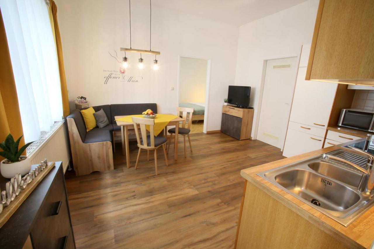 Appartment Weinbau Muellner Нойзидль-ам-Зе Экстерьер фото